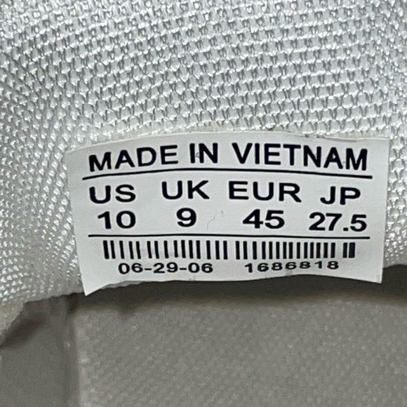 Men’s size 10 Puma Suede shoes in an off-white/light blue colour - Picture 3 of 3